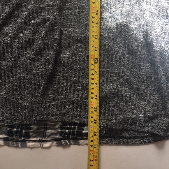 In Every Story...2X Grey 3/4 Sleeve checkered back - Picture 3 of 5